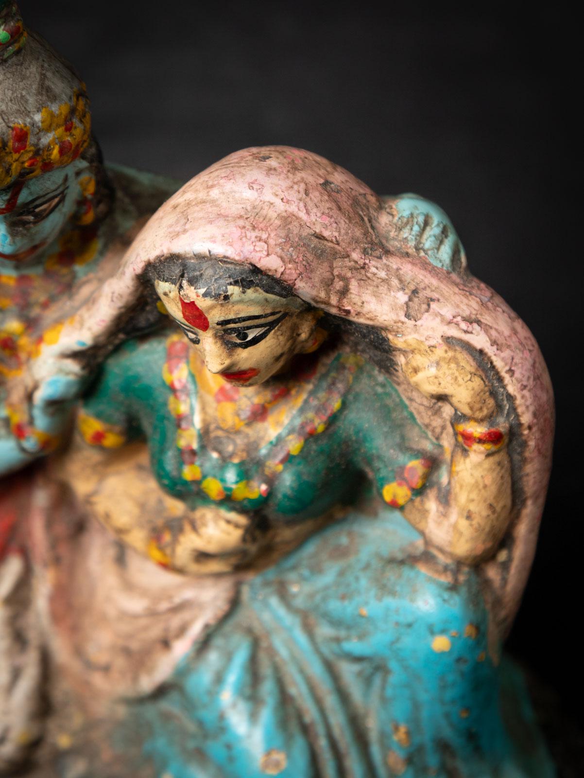 Statua antica in terracotta di Radha e Krishna del XIX secolo proveniente dall'India 5