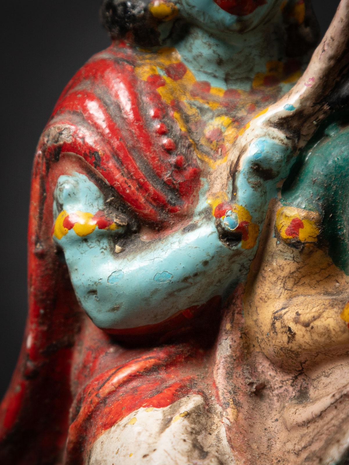 Statua antica in terracotta di Radha e Krishna del XIX secolo proveniente dall'India 8