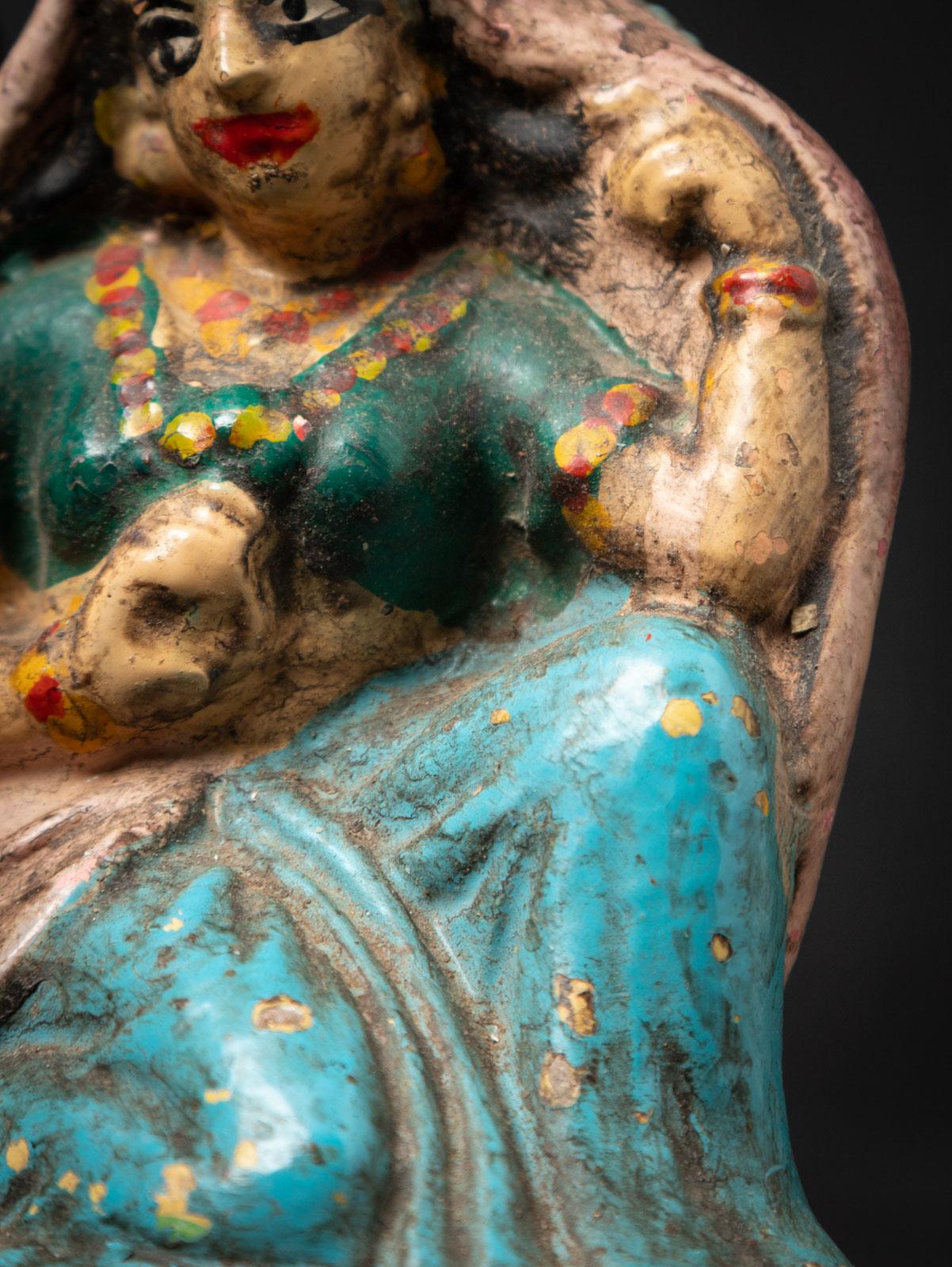 Statua antica in terracotta di Radha e Krishna del XIX secolo proveniente dall'India 9