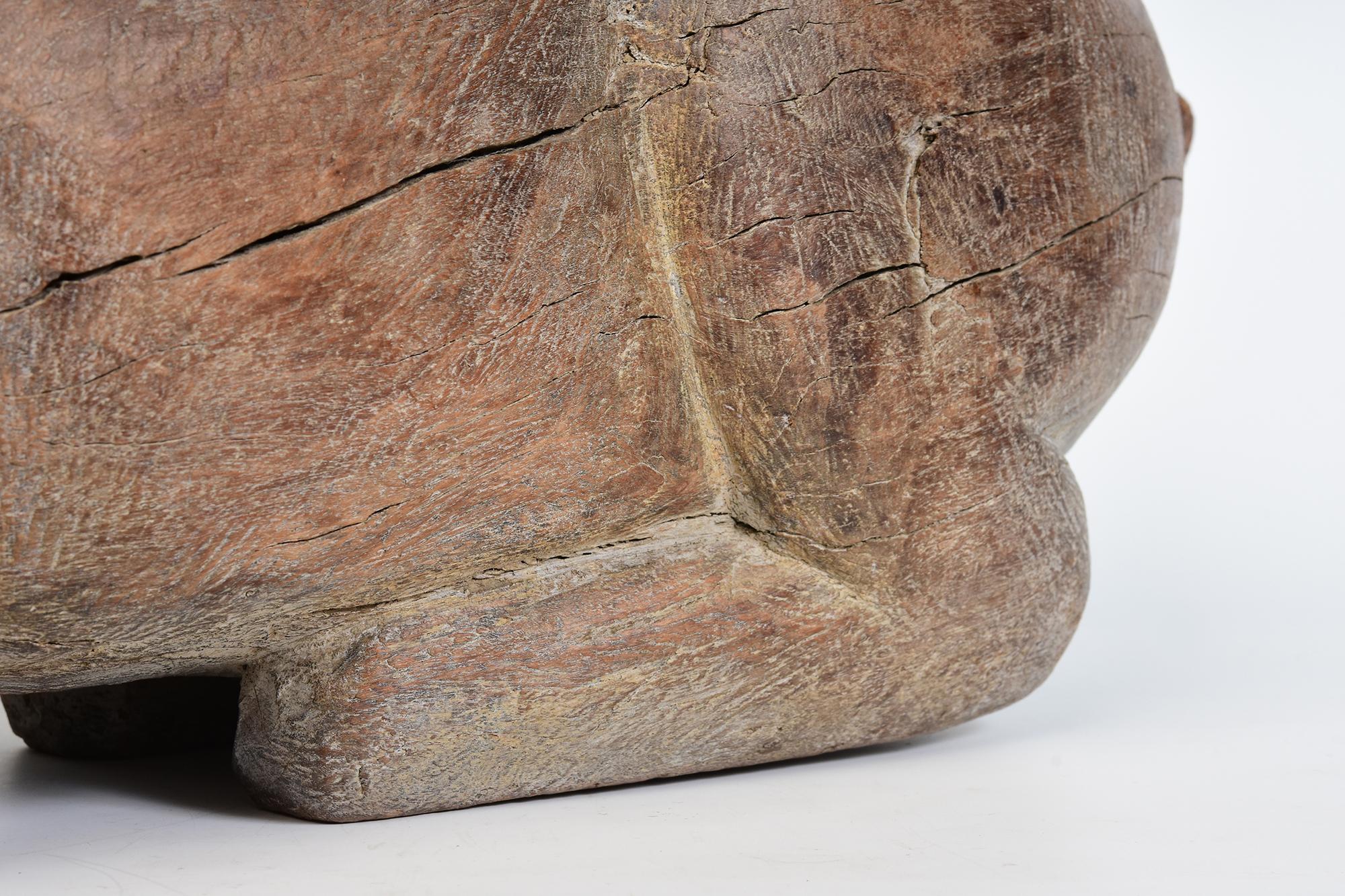 19th Century, Antique Thai Wooden Animal Rabbit In Good Condition For Sale In Sampantawong, TH