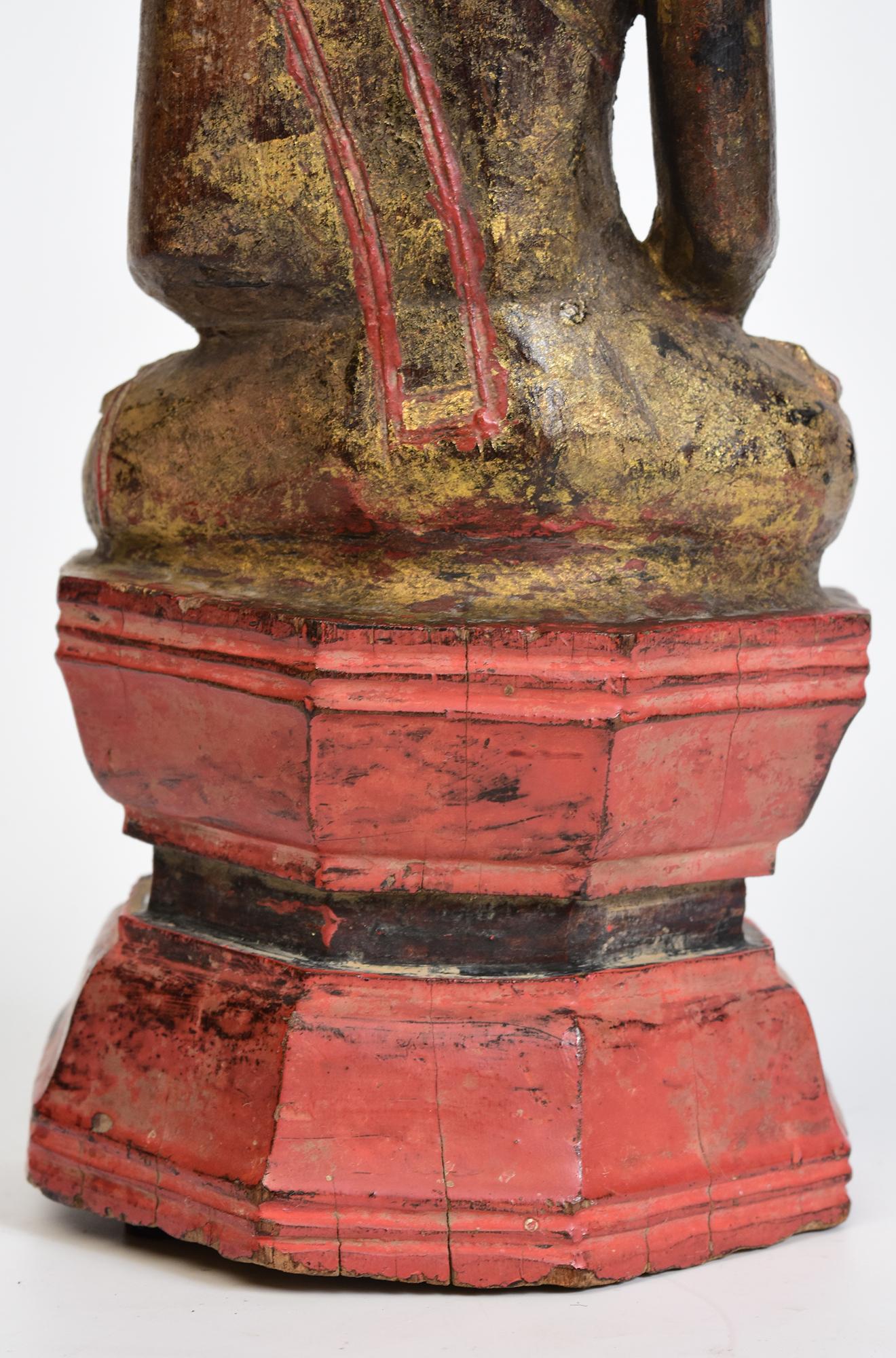 19. Jahrhundert, Antiker thailändischer sitzender Buddha aus Holz im Angebot 5