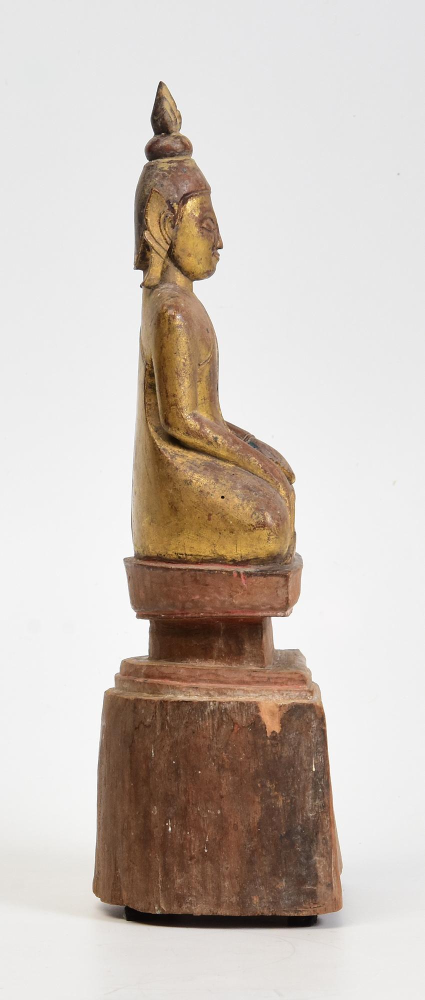 Antico Buddha seduto in legno tailandese del XIX secolo in vendita 4