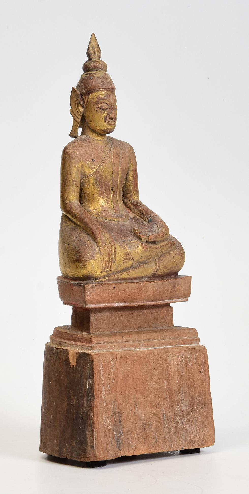 Antico Buddha seduto in legno tailandese del XIX secolo in vendita 5