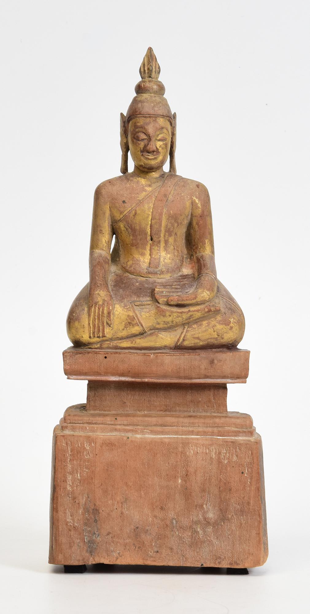 Antico Buddha seduto in legno tailandese del XIX secolo in vendita 6