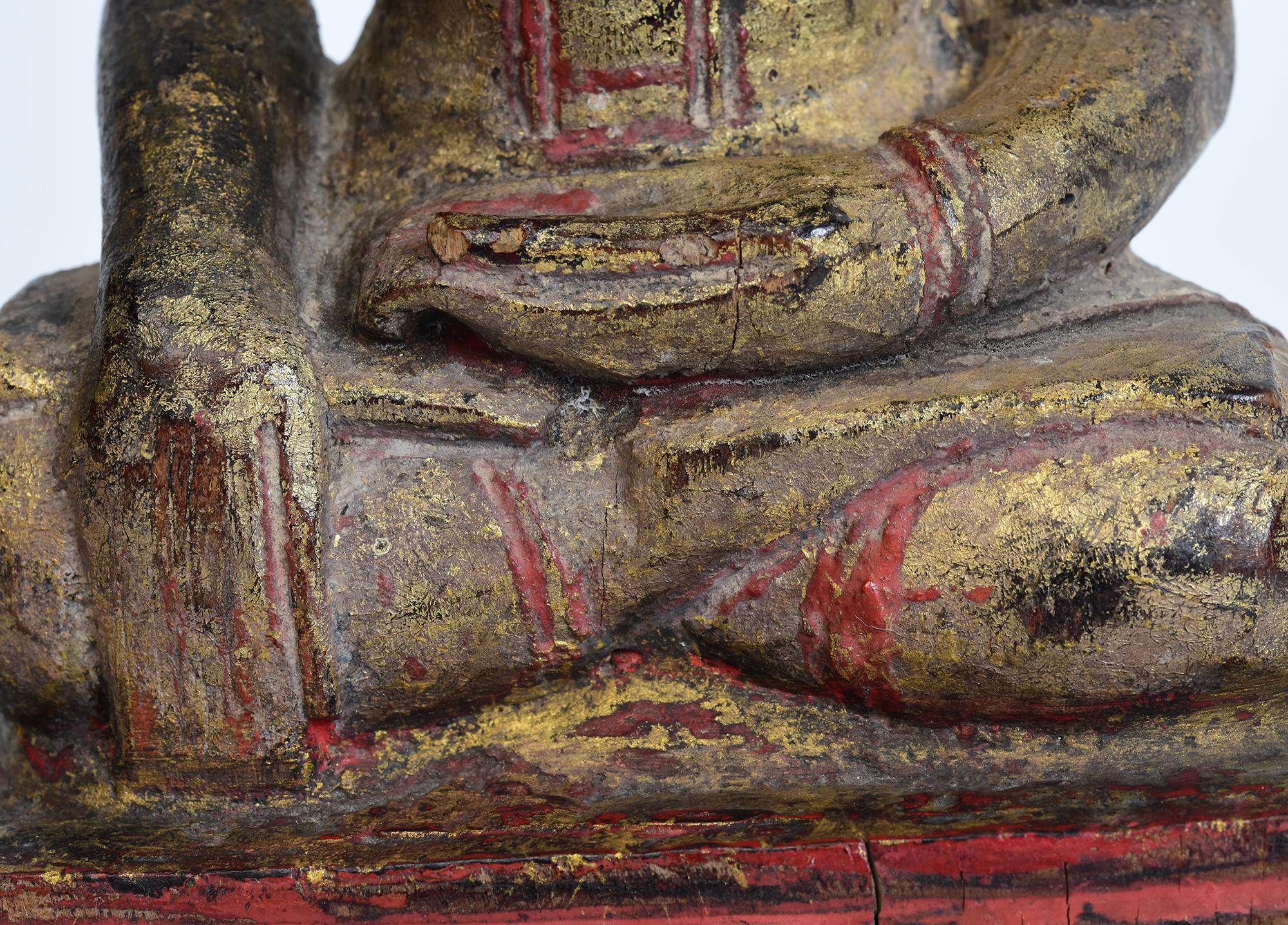19. Jahrhundert, Antiker thailändischer sitzender Buddha aus Holz (Handgeschnitzt) im Angebot