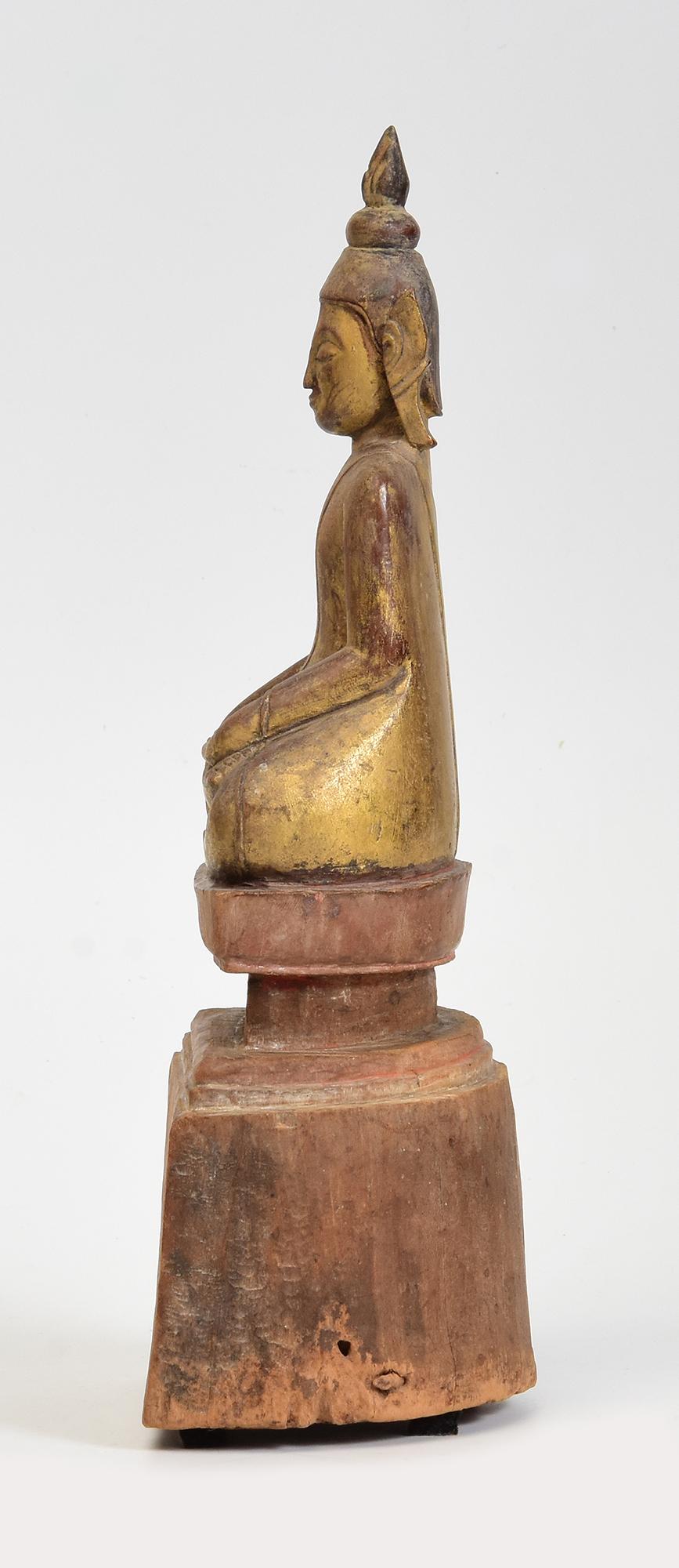 Antico Buddha seduto in legno tailandese del XIX secolo in vendita 1