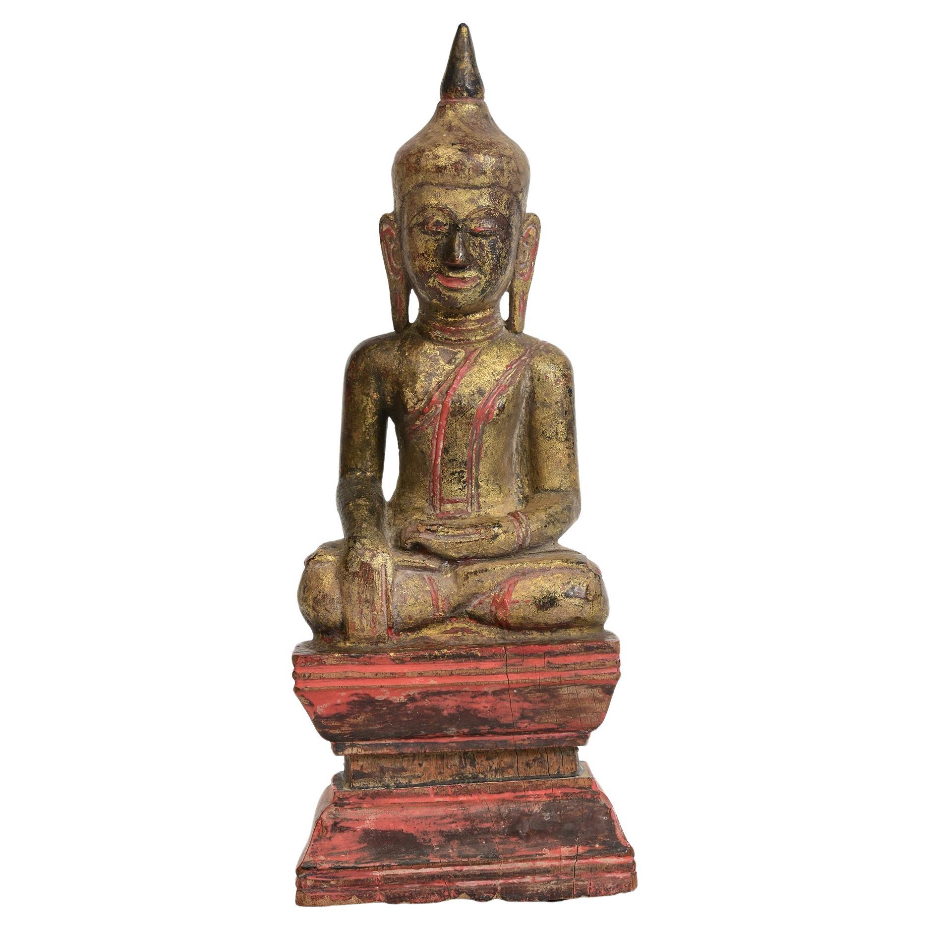 19. Jahrhundert, Antiker thailändischer sitzender Buddha aus Holz im Angebot