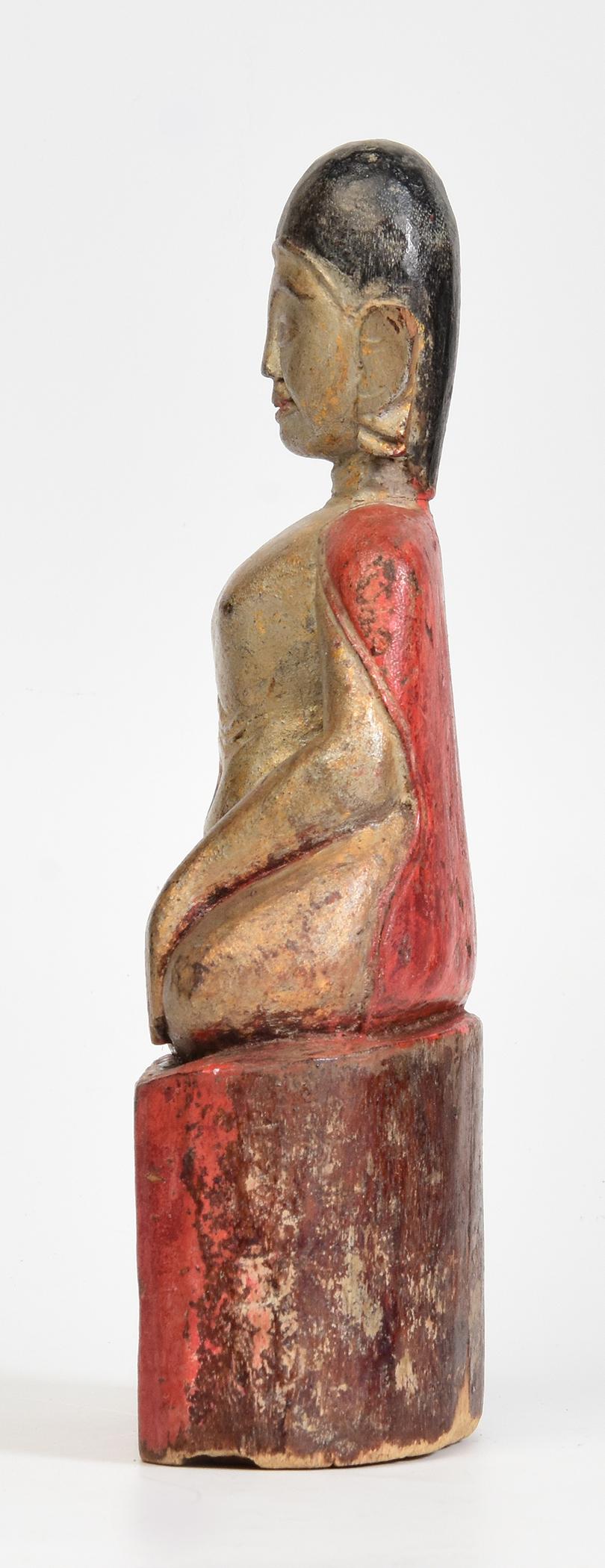 XIXe siècle, Antiquité thaïlandaise, Bouddha heureux assis en bois en vente 1