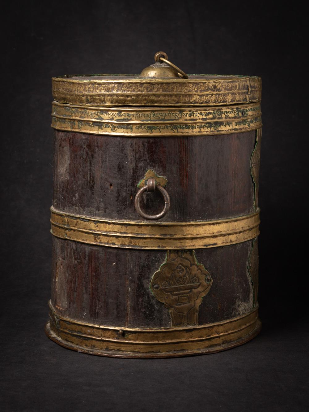 19th century Antique Tibetan Yak Butter container Originating from Tibet In Good Condition In DEVENTER, NL