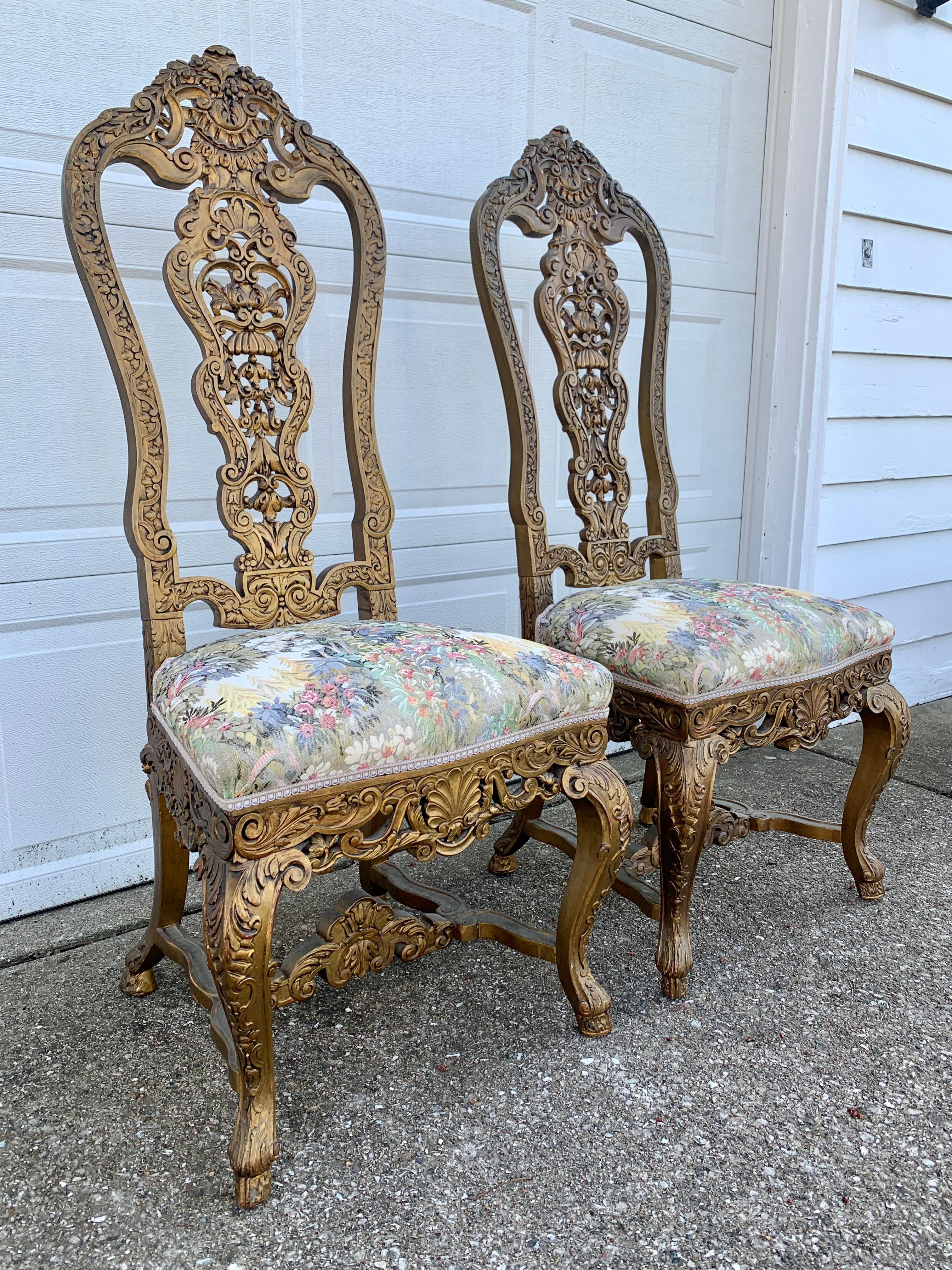 19th Century Antique Venetian Carved Gold Giltwood Throne Chairs, Pair In Good Condition For Sale In Elkhart, IN