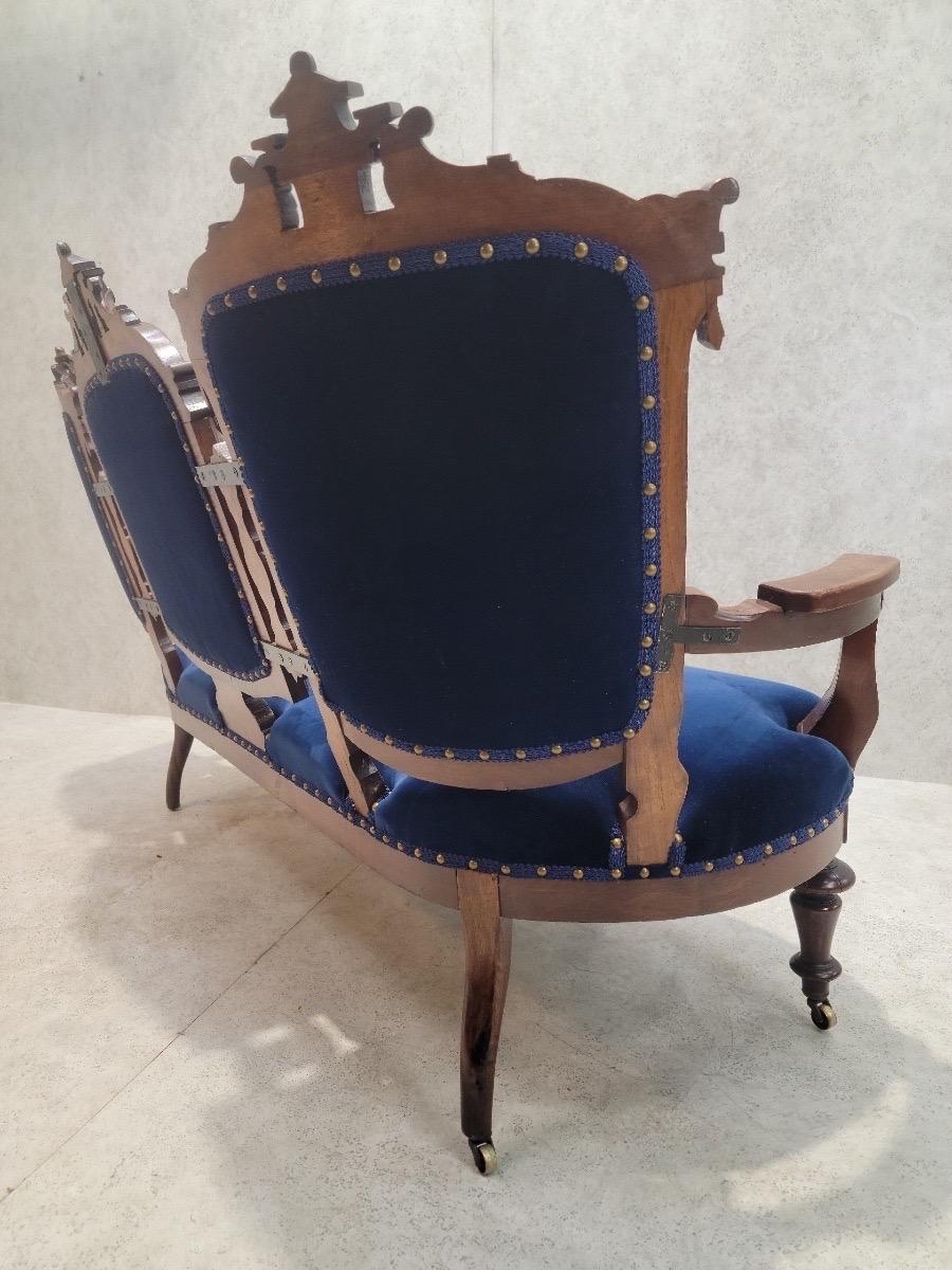 XIXe siècle Ensemble de salon victorien du 19ème siècle de style Eastlake sculpté et touffeté, nouvellement en vente