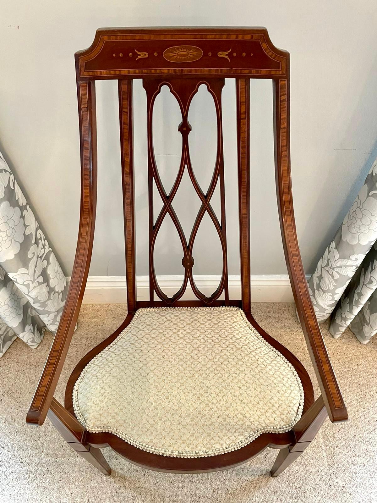 Antiker viktorianischer Mahagoni-Sessel mit Intarsien aus dem 19. Jahrhundert (Viktorianisch) im Angebot
