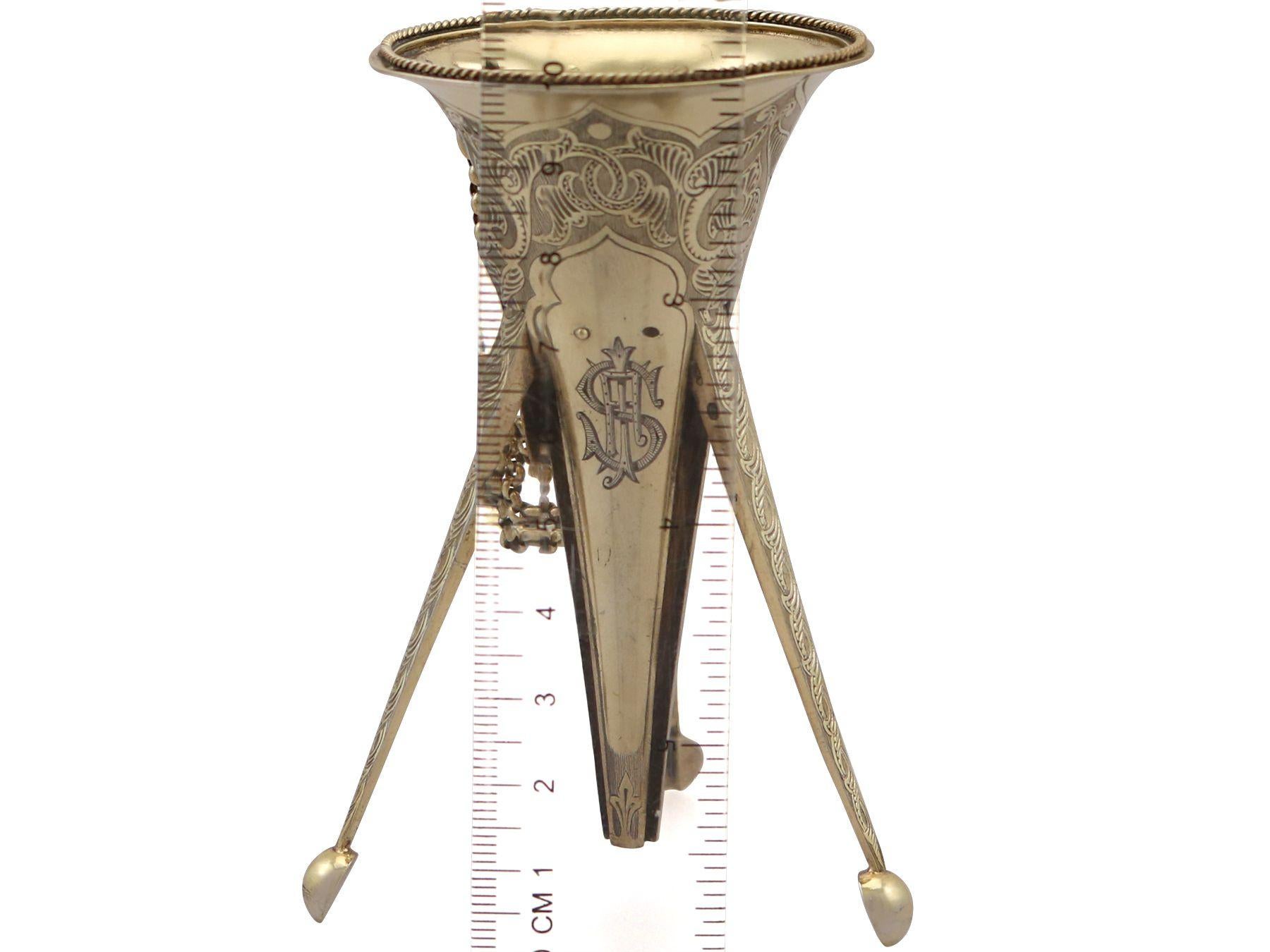19th Century Victorian Sterling Silver Gilt Posy Holder For Sale 8