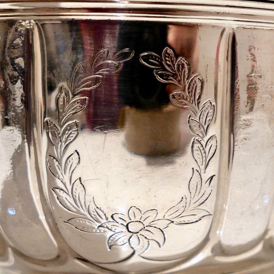 English 19th Century Antique Victorian Sterling Silver Monteith Bowl Lon 1899 D &J Welby For Sale