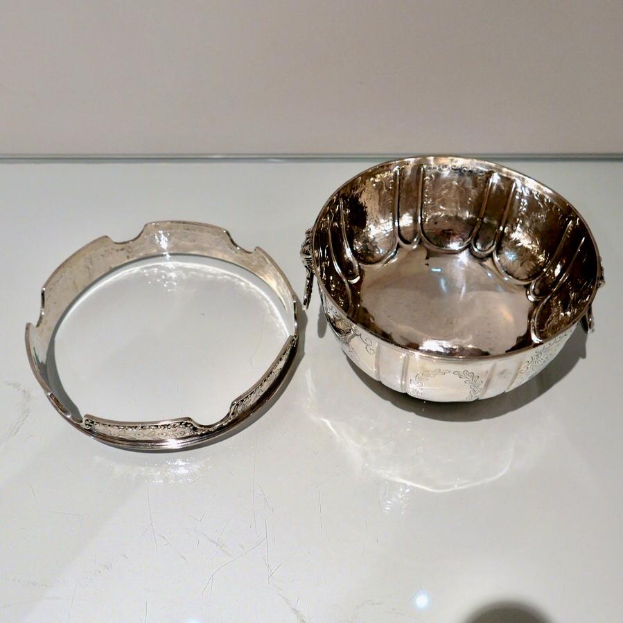 Late 19th Century 19th Century Antique Victorian Sterling Silver Monteith Bowl Lon 1899 D &J Welby For Sale