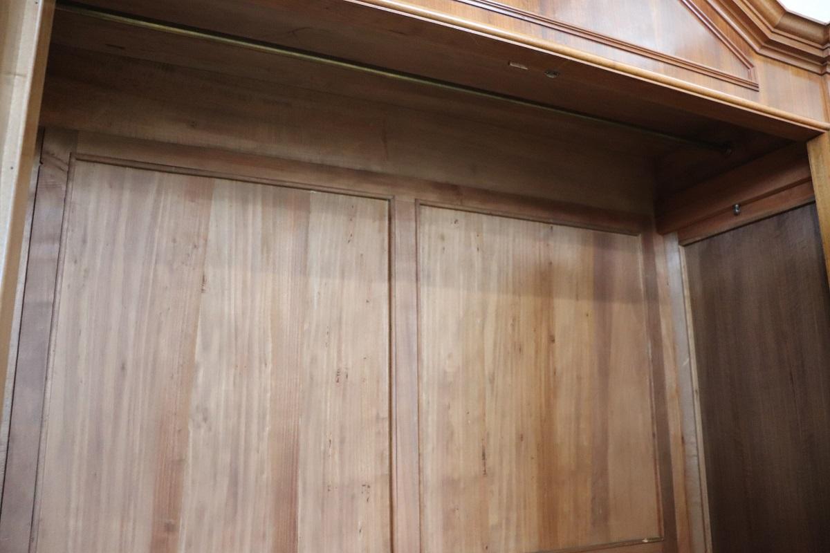19th Century Antique Wardrobe in Walnut Veneer For Sale 6