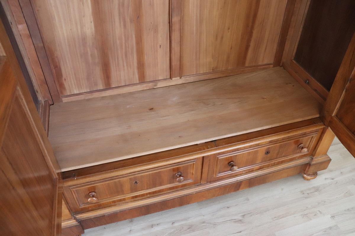 19th Century Antique Wardrobe in Walnut Veneer For Sale 7