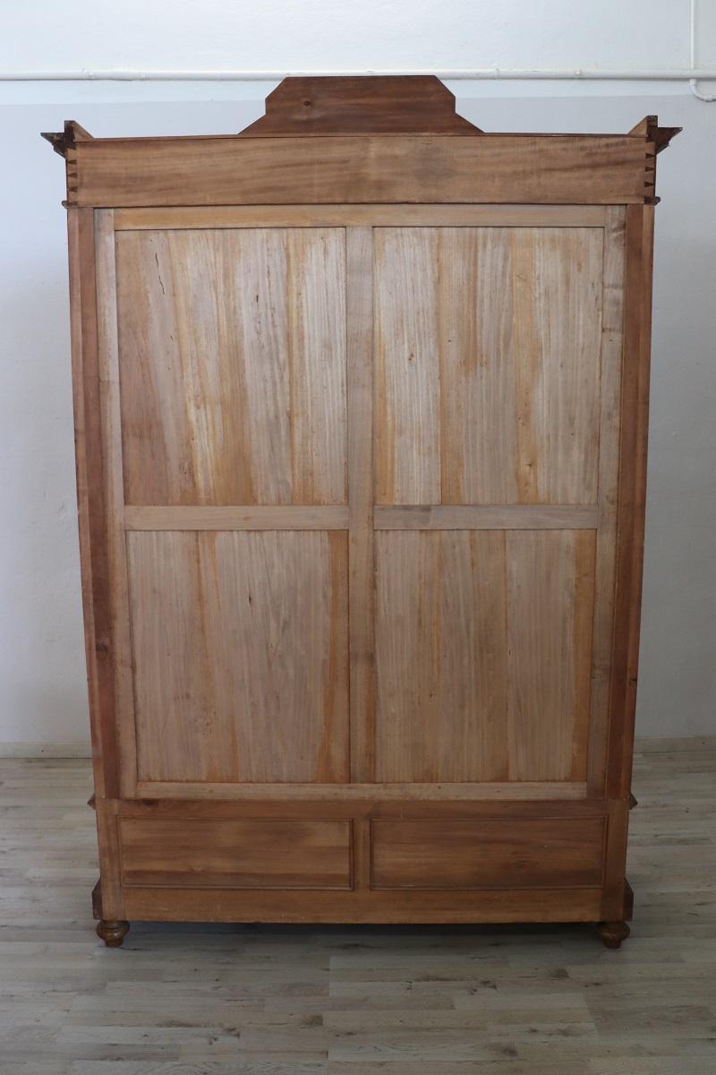 19th Century Antique Wardrobe in Walnut Veneer For Sale 9