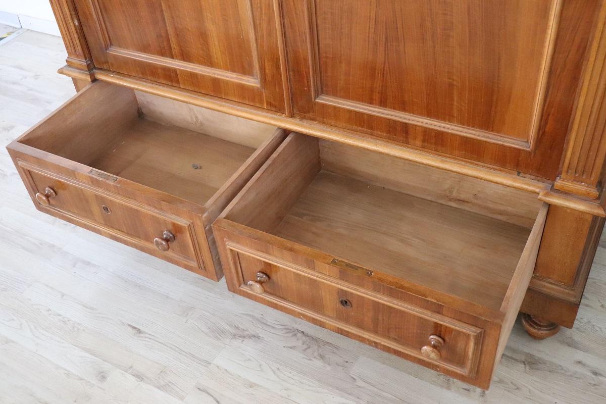 19th Century Antique Wardrobe in Walnut Veneer For Sale 2