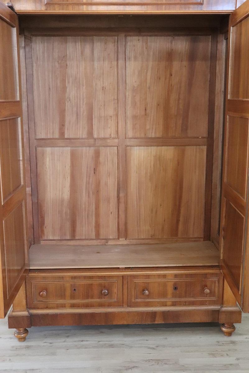 19th Century Antique Wardrobe in Walnut Veneer For Sale 3