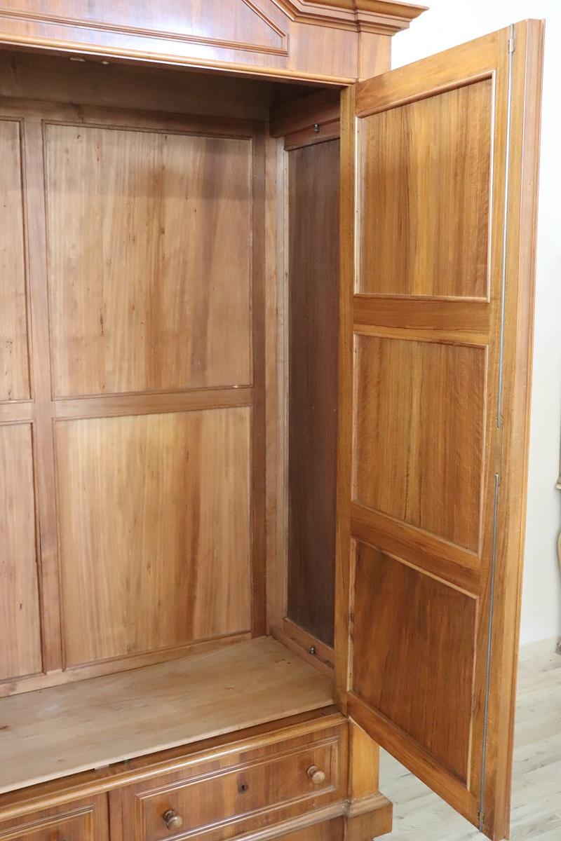 19th Century Antique Wardrobe in Walnut Veneer For Sale 4