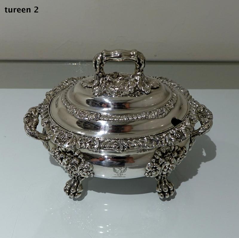 19th Century Antique William IV Old Sheffield Plate Pair of Sauce Tureens, 1830 For Sale 4