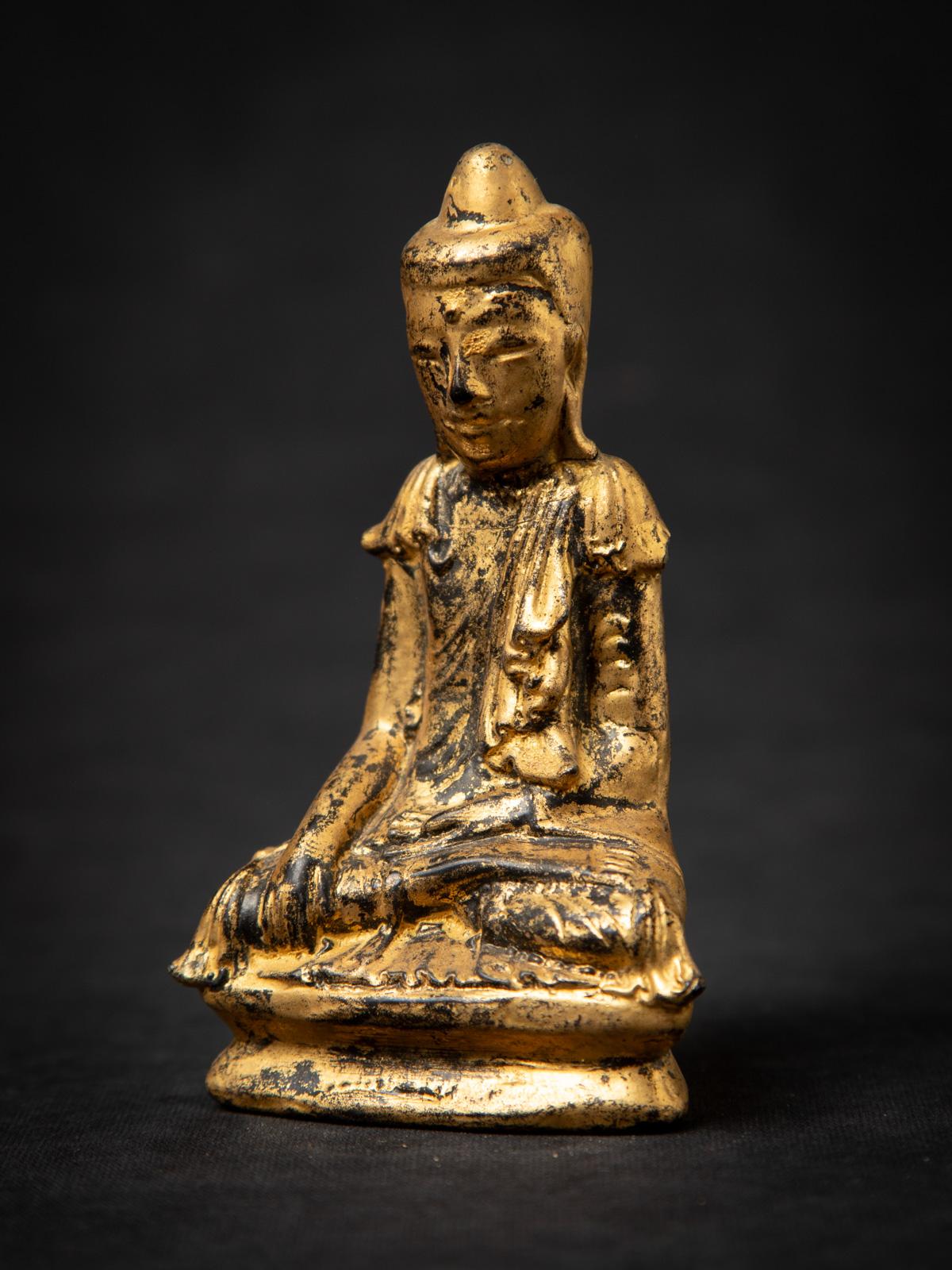 Statua di Buddha birmano in legno del XIX secolo, antica, proveniente dalla Birmania in vendita 1