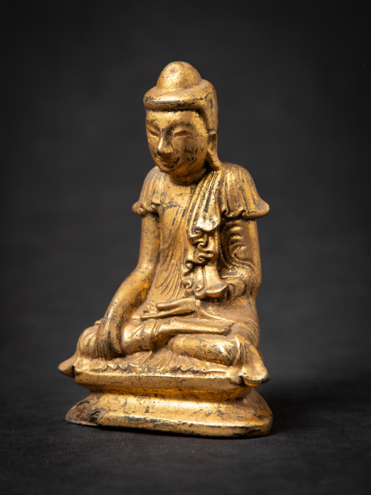 19th century Antique wooden Burmese Buddha statue from Burma For Sale 1