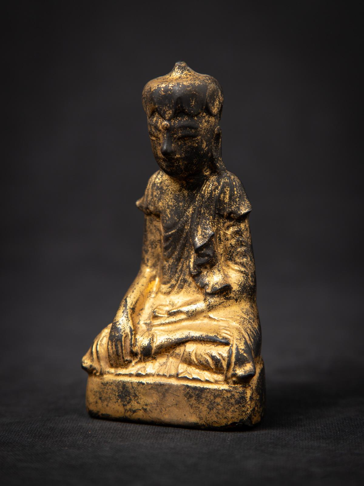 statue de Bouddha birman du 19e siècle en bois ancien de Birmanie en vente 1