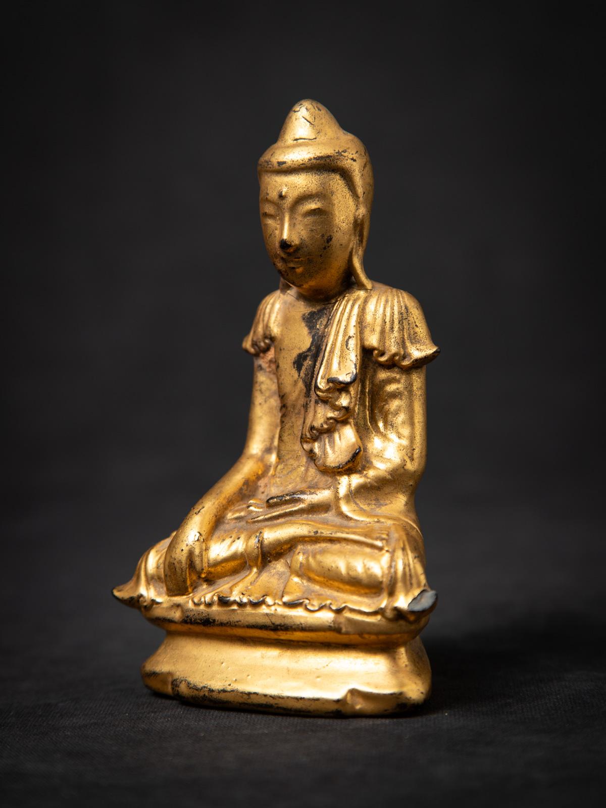 19th century Antique wooden Burmese Buddha statue from Burma For Sale 1