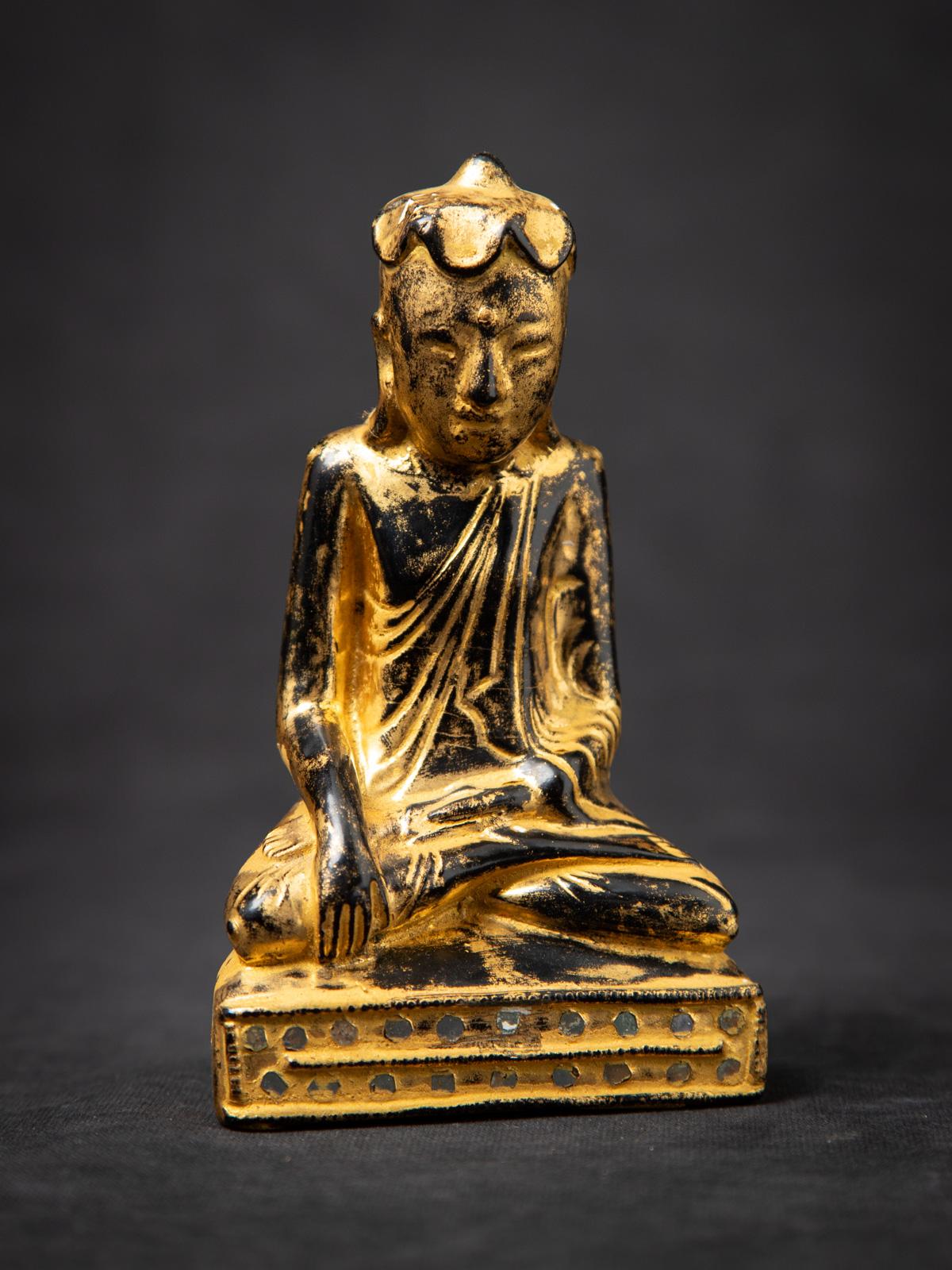 19th century Antique wooden Burmese Buddha statue from Burma For Sale 2