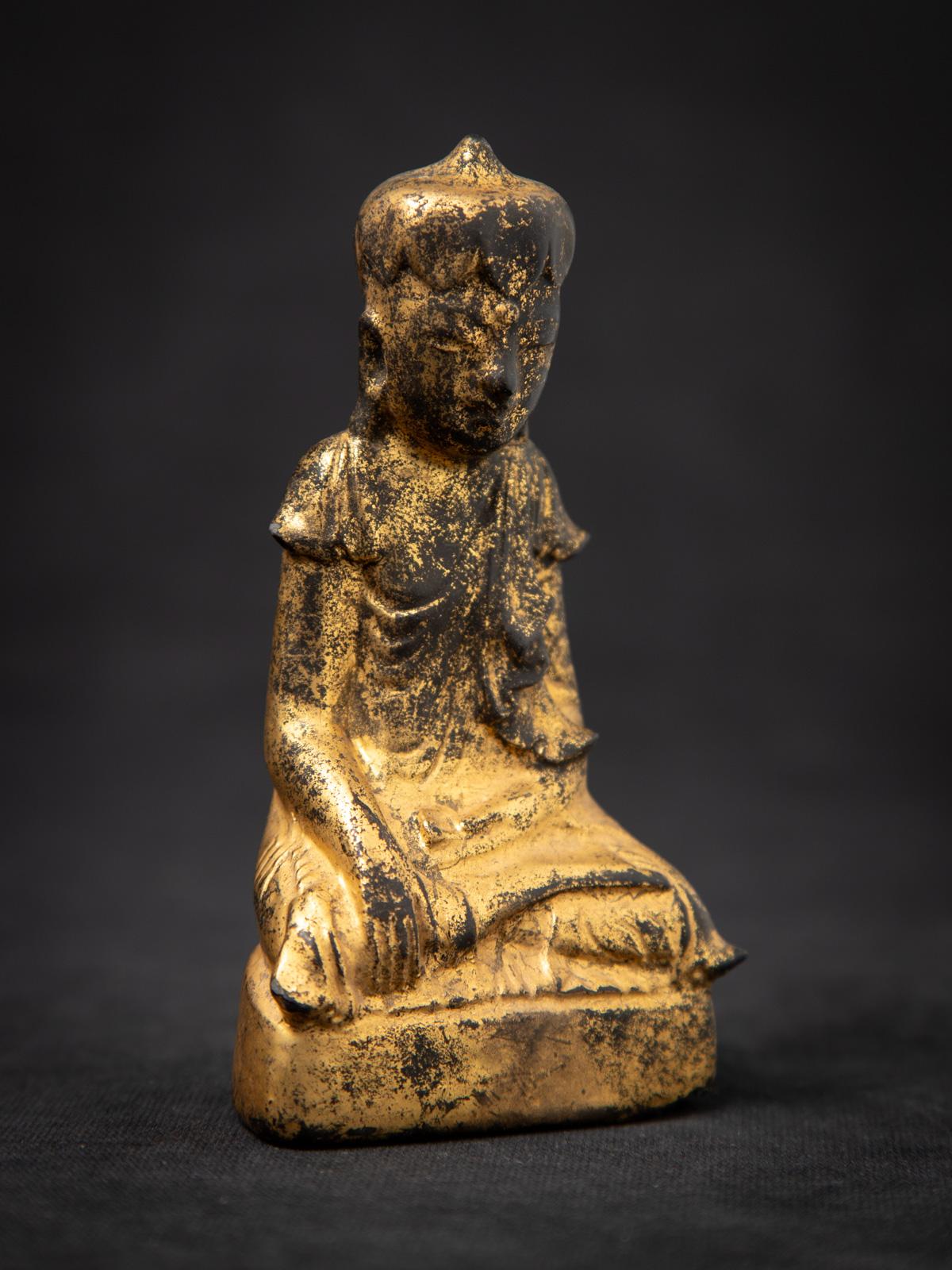 statue de Bouddha birman du 19e siècle en bois ancien de Birmanie en vente 2