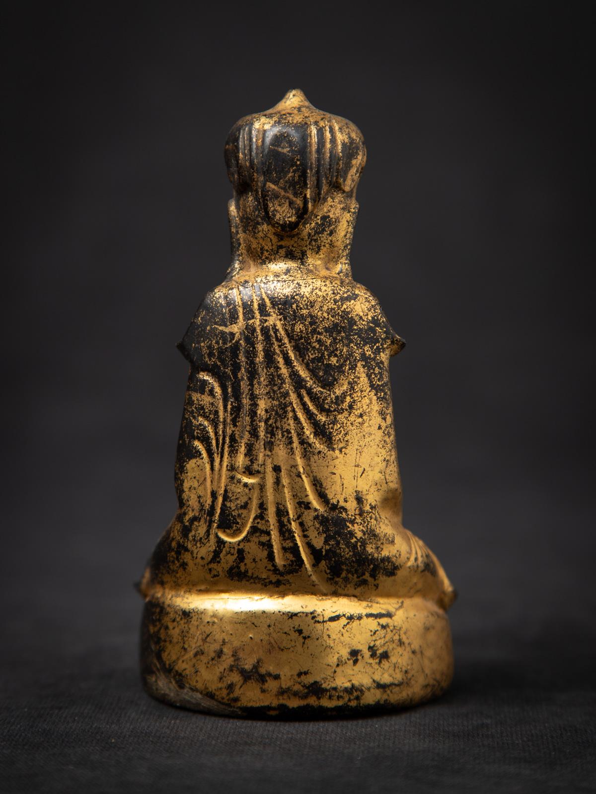 statue de Bouddha birman du 19e siècle en bois ancien de Birmanie en vente 4