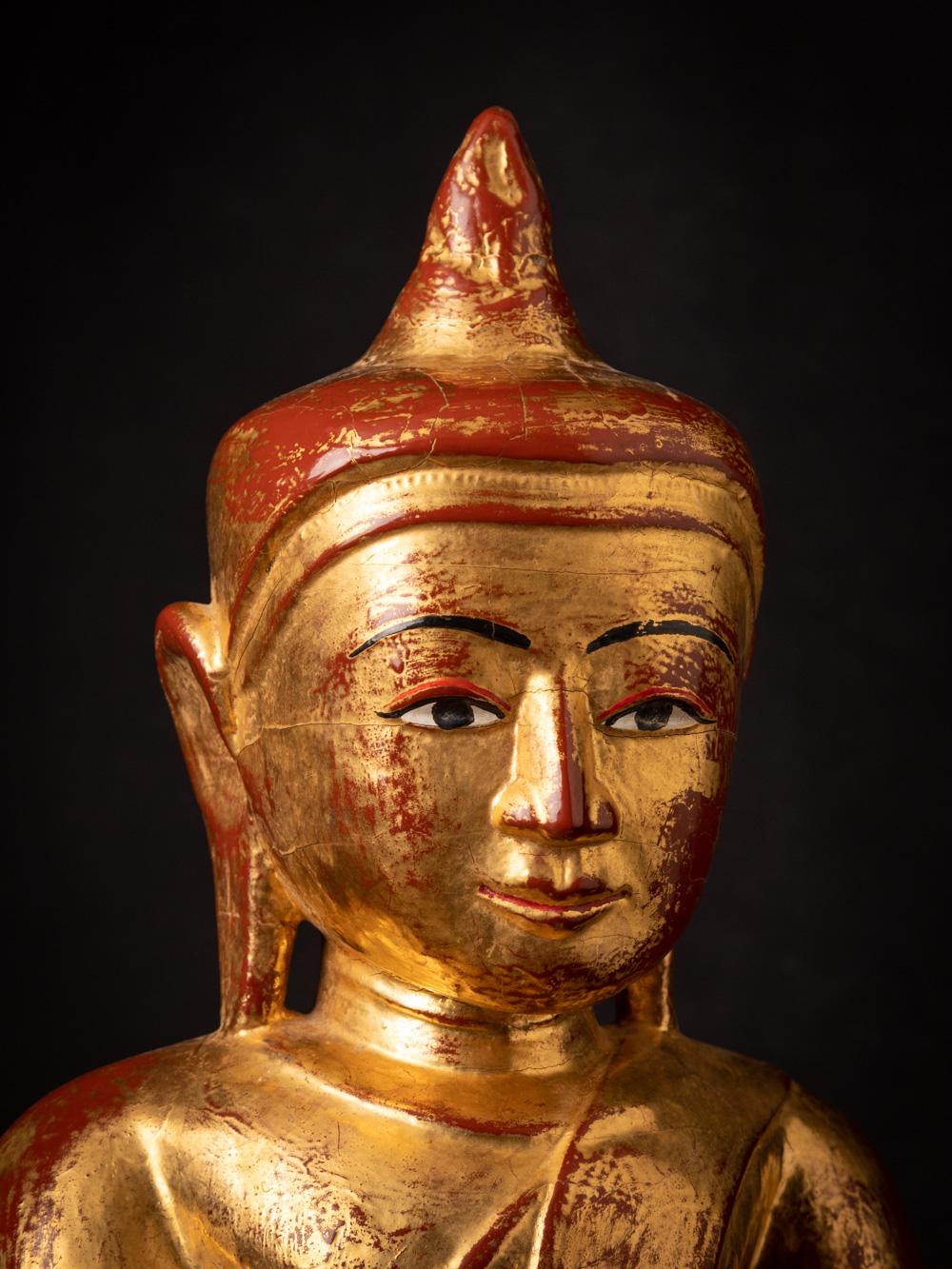 19th century antique wooden Burmese Buddha statue in Bhumisparsha Mudra For Sale 5