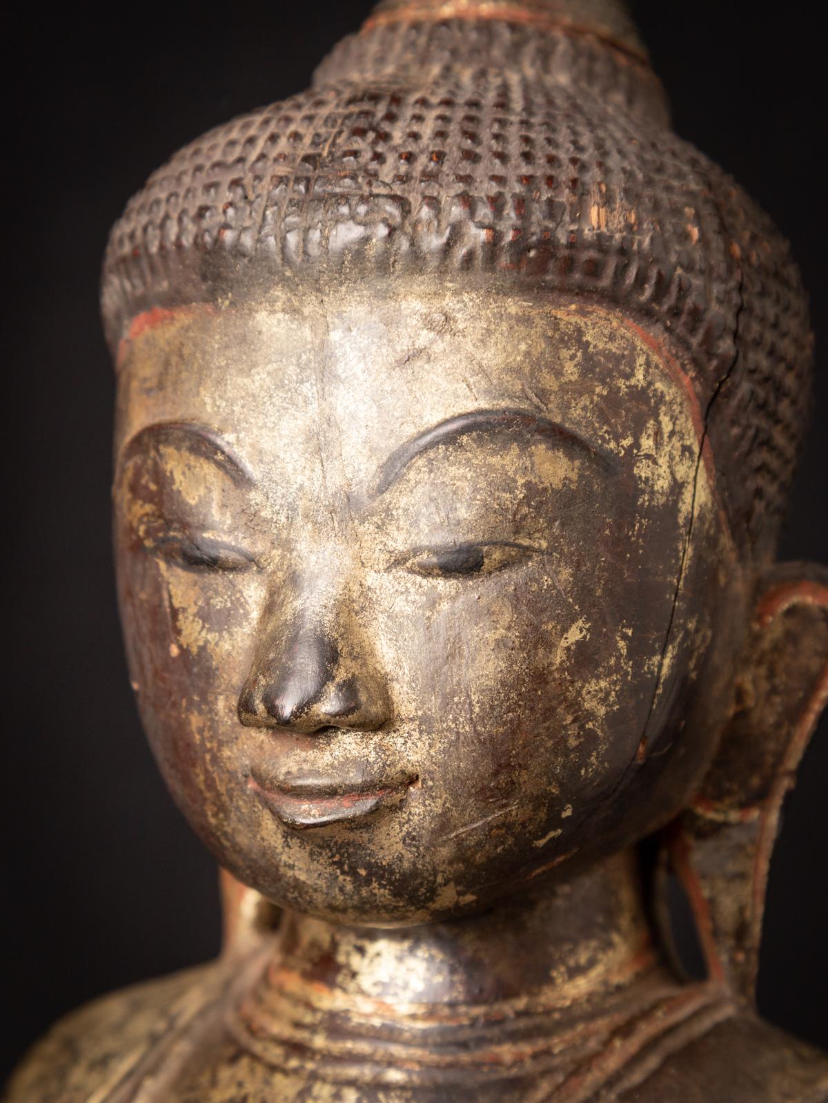 19th century Antique wooden Burmese Buddha statue in Bhumisparsha Mudra For Sale 5