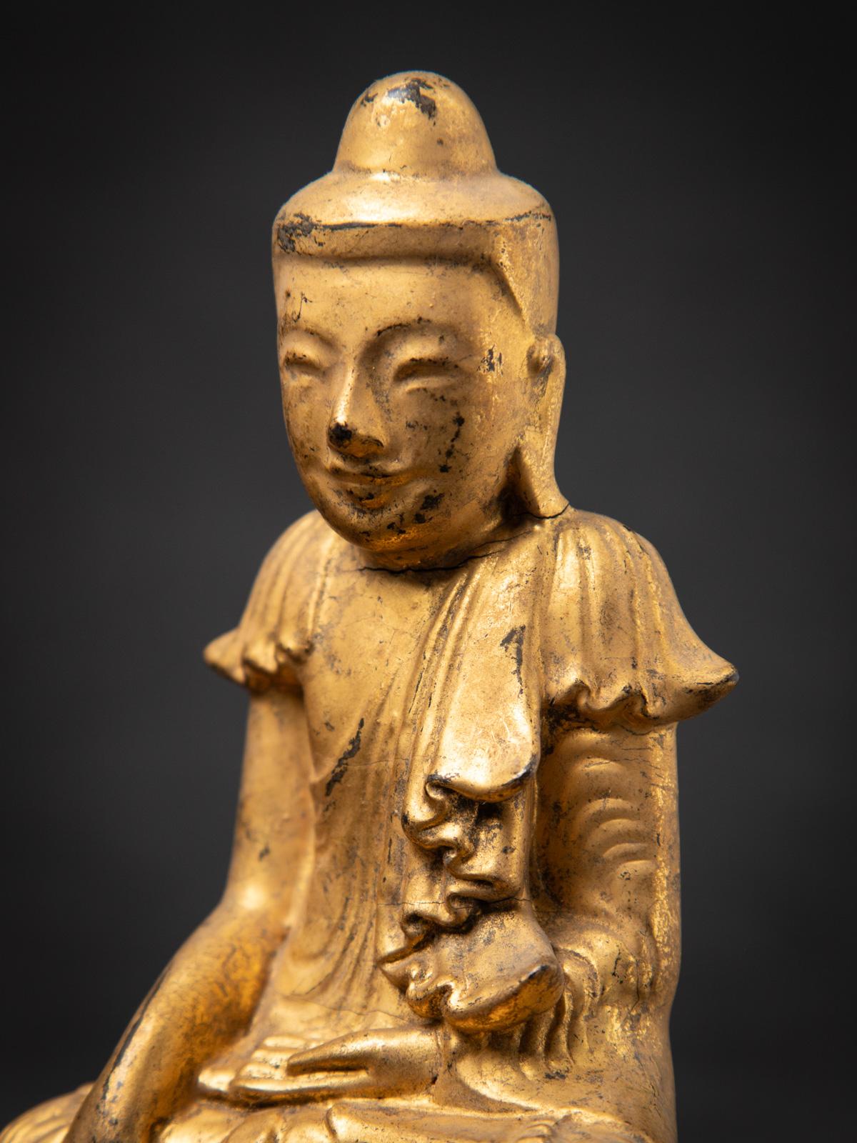 19th century Antique wooden Burmese Buddha statue in Bhumisparsha Mudra For Sale 6