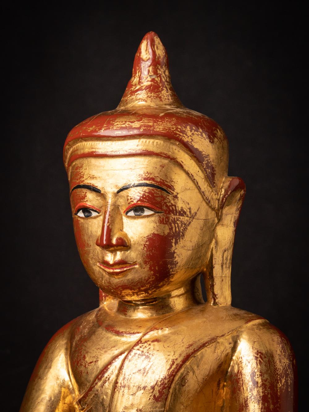 19th century antique wooden Burmese Buddha statue in Bhumisparsha Mudra For Sale 7