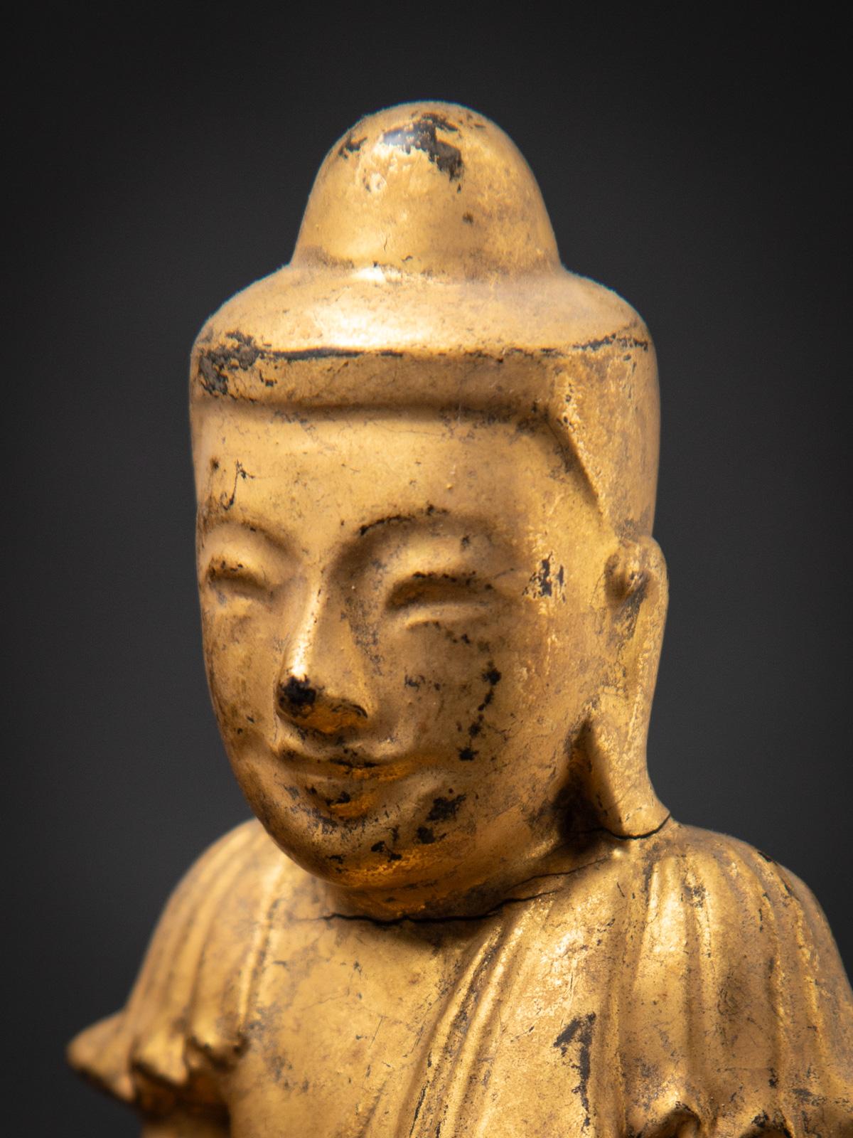 19th century Antique wooden Burmese Buddha statue in Bhumisparsha Mudra For Sale 7