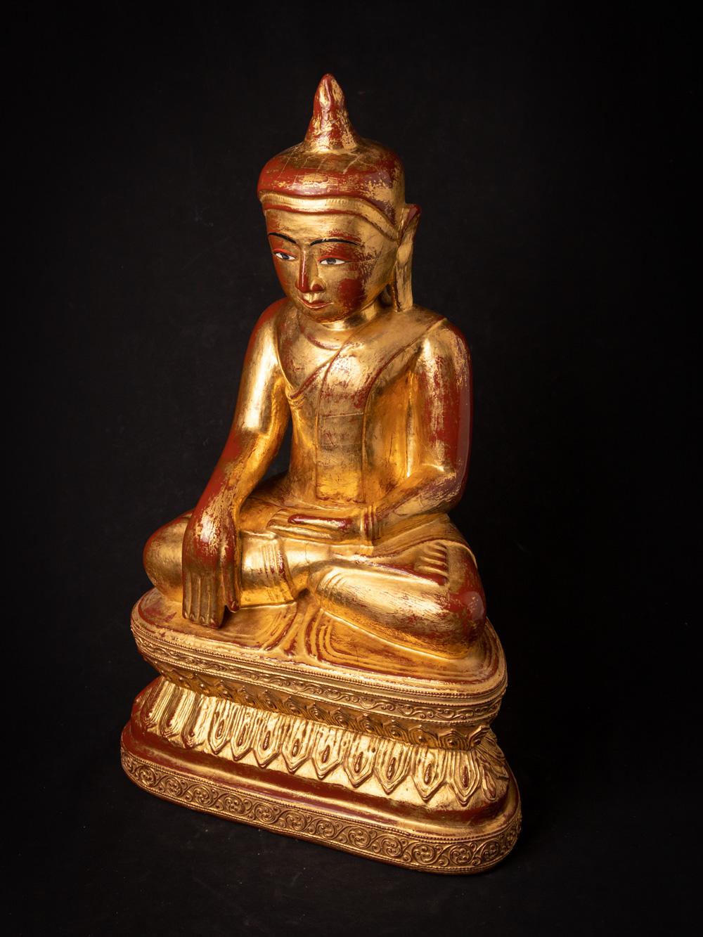19th century antique wooden Burmese Buddha statue in Bhumisparsha Mudra For Sale 8