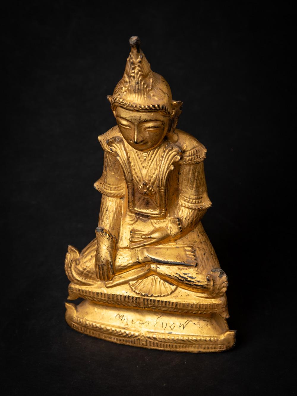 19th century antique wooden Burmese Buddha statue in Bhumisparsha Mudra For Sale 8