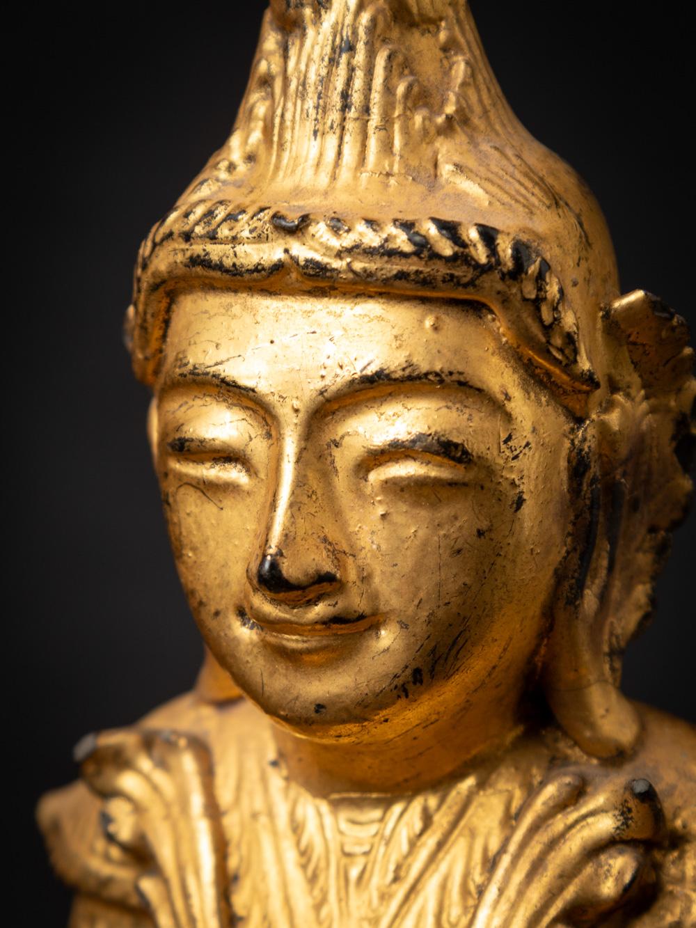 19th century antique wooden Burmese Buddha statue in Bhumisparsha Mudra For Sale 10