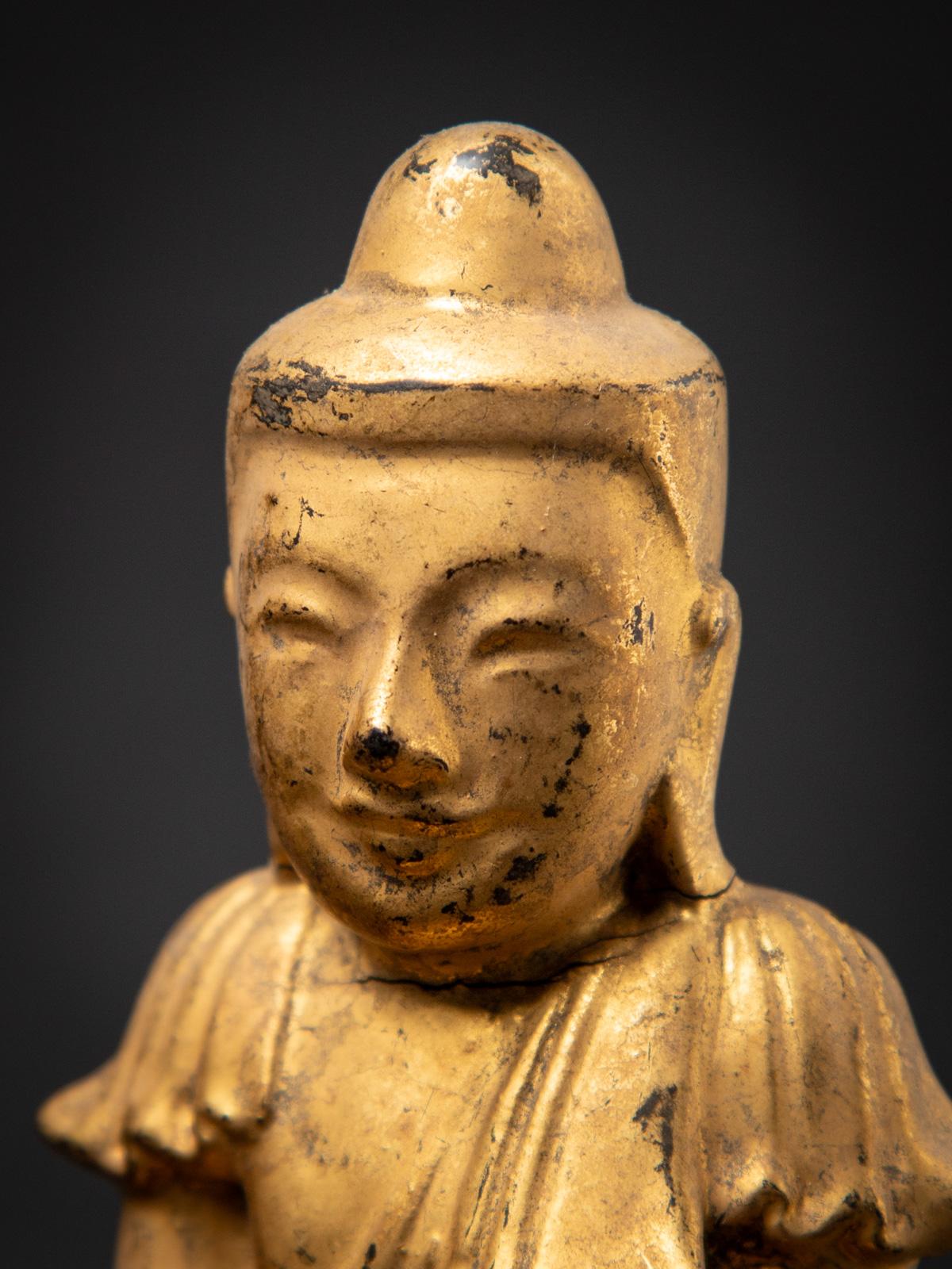 19th century Antique wooden Burmese Buddha statue in Bhumisparsha Mudra For Sale 10