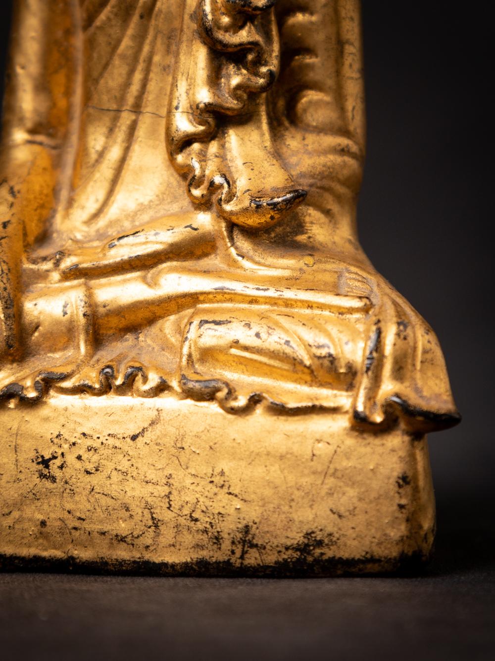 19th century antique wooden Burmese Buddha statue in Bhumisparsha Mudra For Sale 11