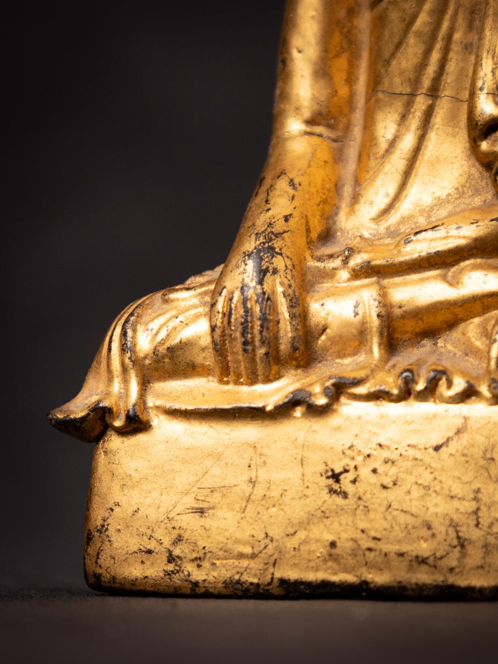 19th century antique wooden Burmese Buddha statue in Bhumisparsha Mudra For Sale 12