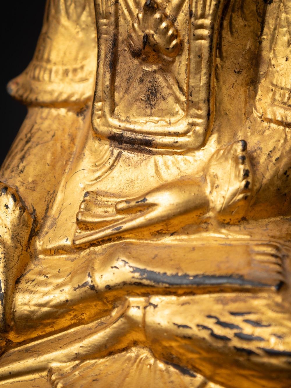 19th century antique wooden Burmese Buddha statue in Bhumisparsha Mudra For Sale 13