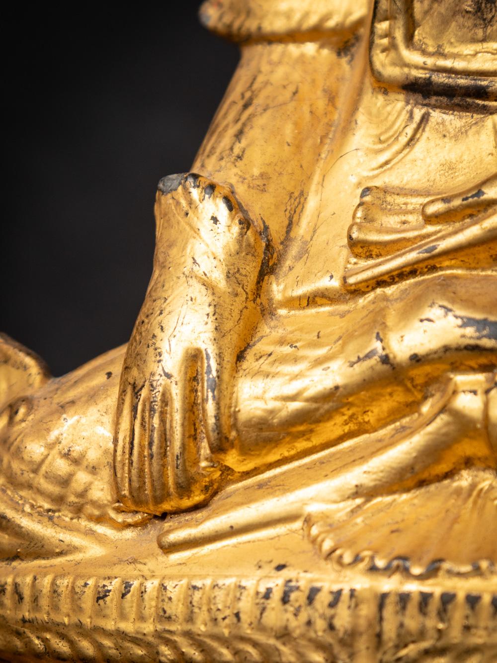 19th century antique wooden Burmese Buddha statue in Bhumisparsha Mudra For Sale 15