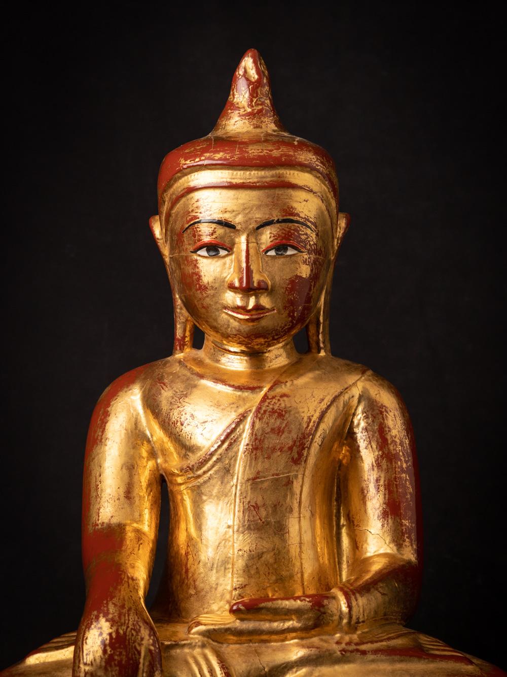 19th century antique wooden Burmese Buddha statue in Bhumisparsha Mudra For Sale 3