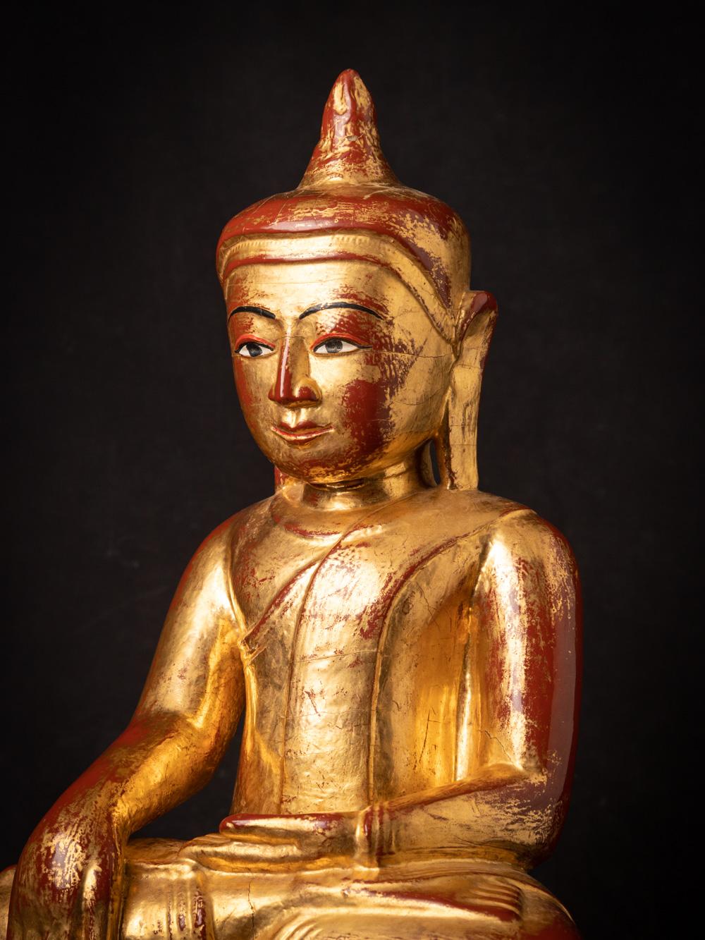 19th century antique wooden Burmese Buddha statue in Bhumisparsha Mudra For Sale 4