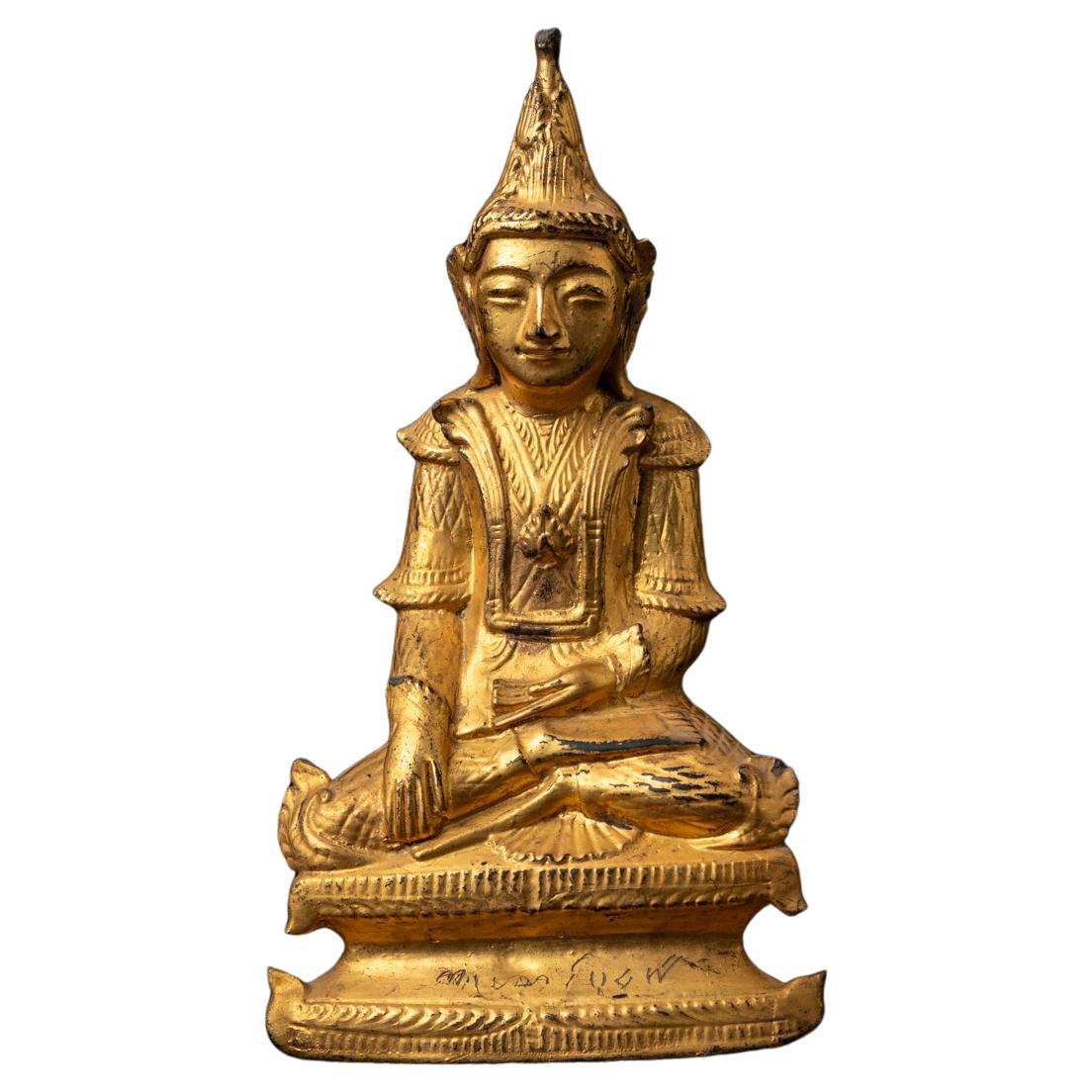 Antike burmesische Buddha-Statue aus Holz aus dem 19. Jahrhundert in Bhumisparsha Mudra