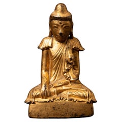 Statue de Bouddha birmane en bois antique du 19e siècle en Bhumisparsha Mudra